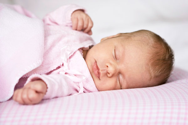 Pozicionet me te mira per foshnjen ne gjume